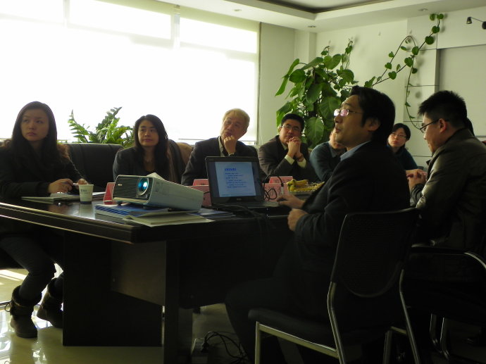 馮培喜先生蒞臨新丞華展覽